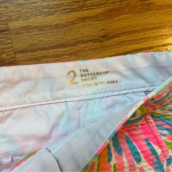 Lilly Pulitzer the buttercup short in shellabration print size 2 - Picture 4 of 6
